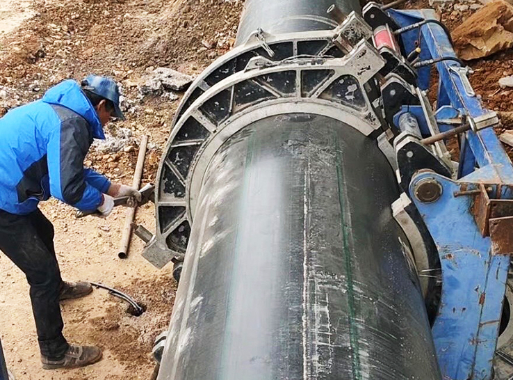MMXVIII SRTP pipe ignis pugnando in magna officina in Russia