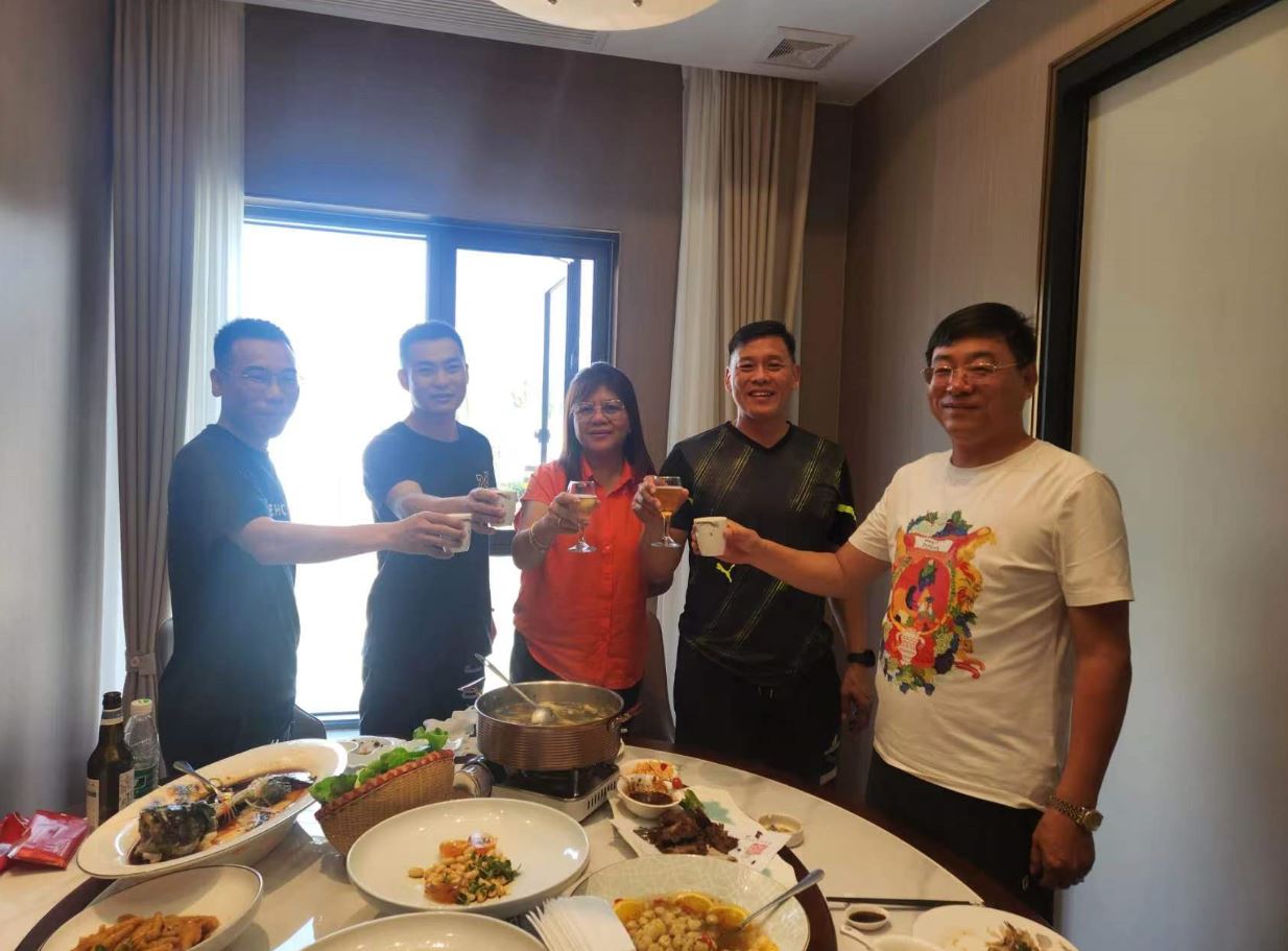 Jiangyin Huada agit cum Filipino Clients ad Discuss PE Coil Project pro agriculturae praedia
